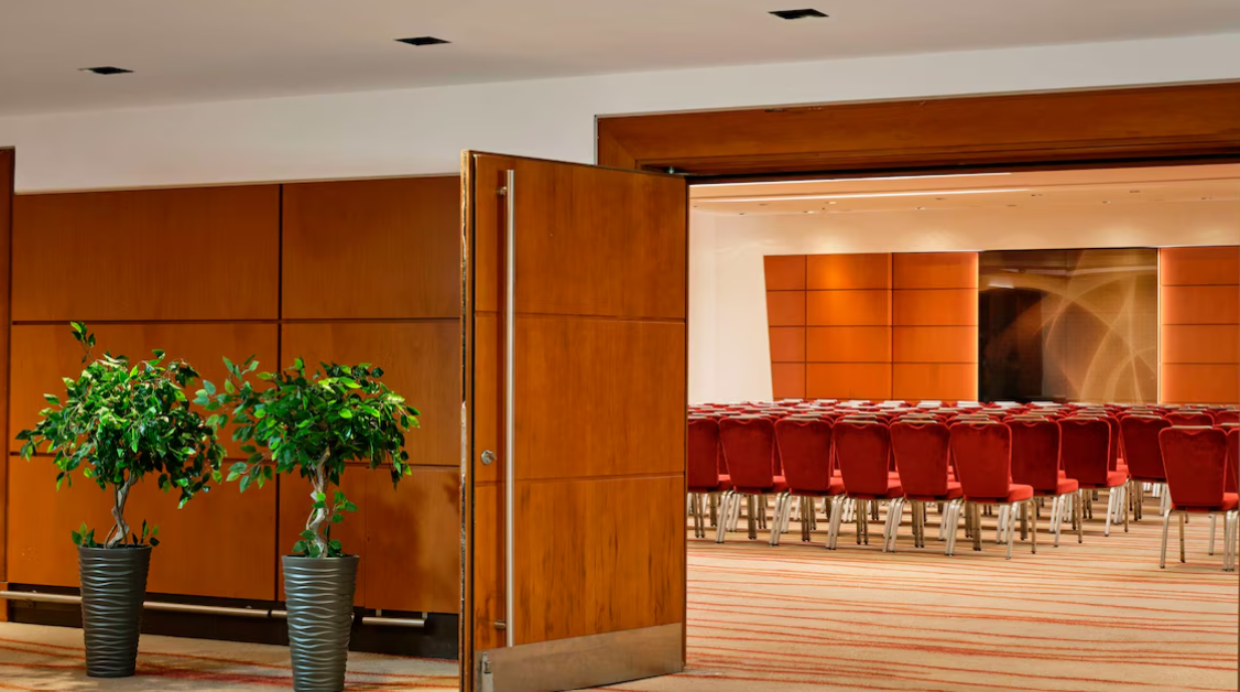 Park Plaza - Conference Room Lobby Park Plaza - Conference Room Lobby